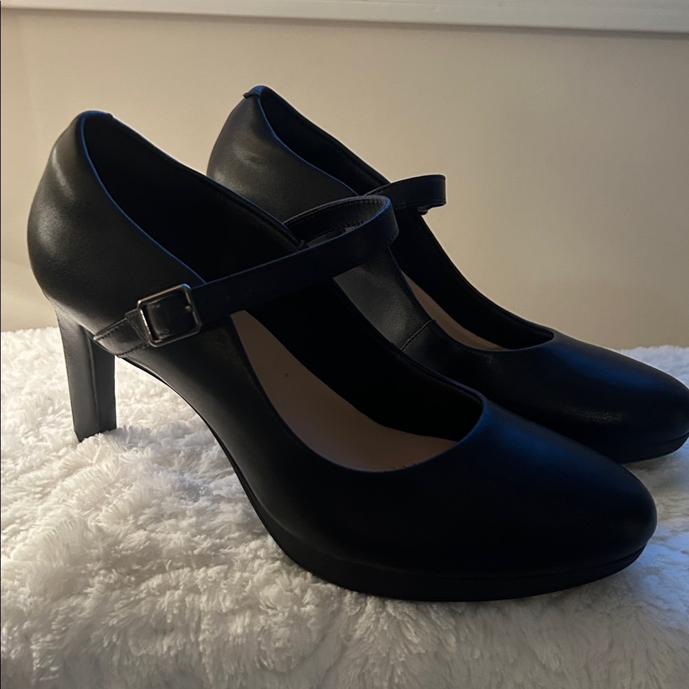 Clarks Black Mary Jane Heels